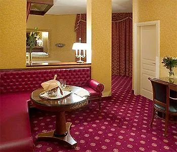 Maxim Peschiera Borromeo