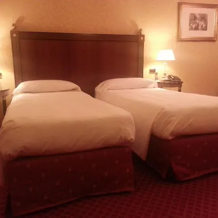 Maxim Hotel 4*