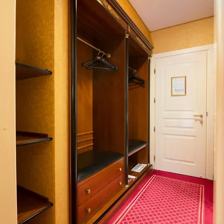 Maxim Hotel Peschiera Borromeo