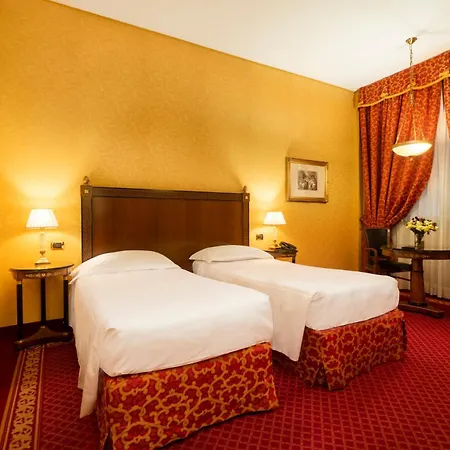 Maxim Hotel