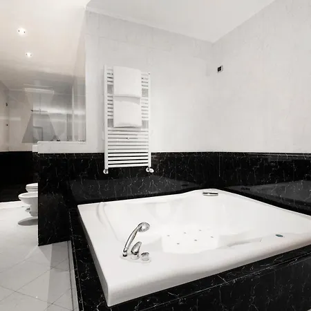 Maxim Hotel